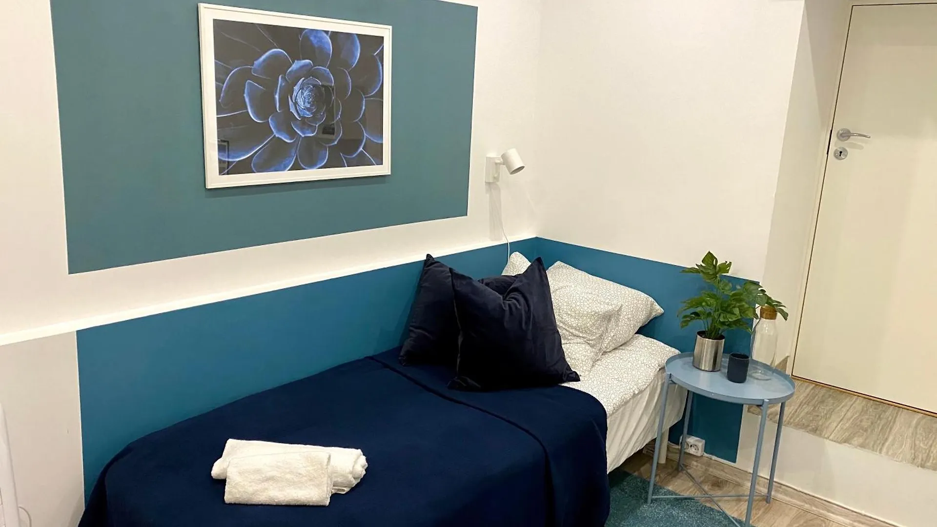 ** Капсульный отель Stockholm Smart Stay Швеция